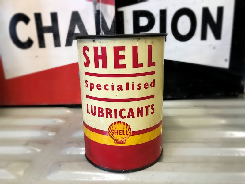 Vintage Shell oil tin