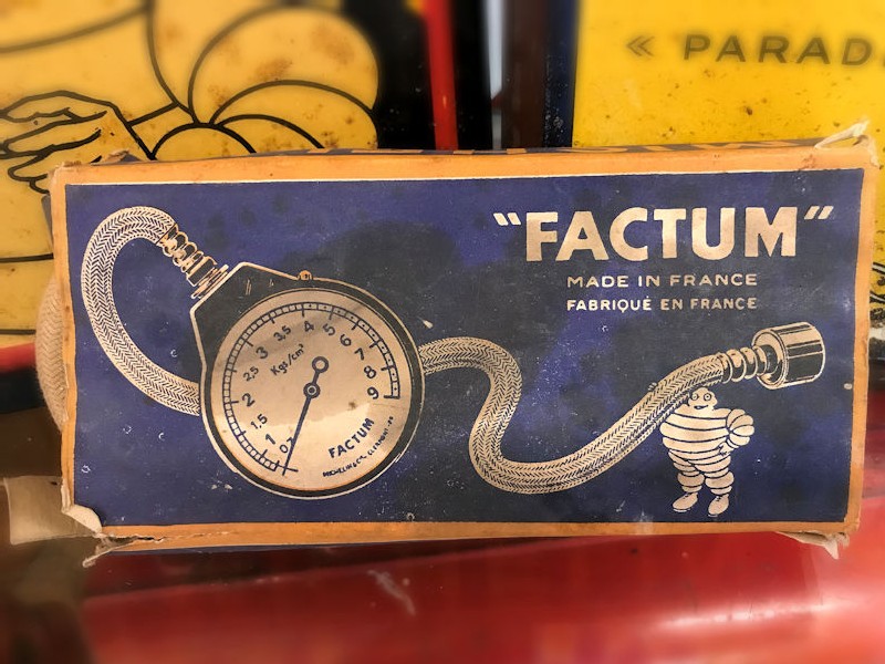 Original 1930s NOS Michelin Factum bakelite tyre pressure gauge