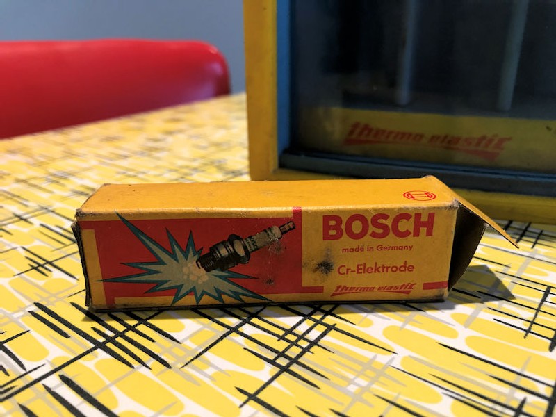 Bosch spark plug display cabinet