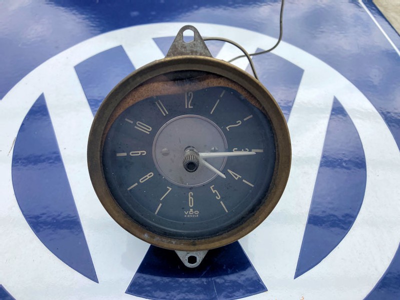 Volkswagen bay window bus delux clock