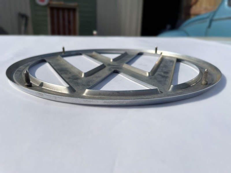 Original early bay window front emblems to fit buses from 1968 up to 1971