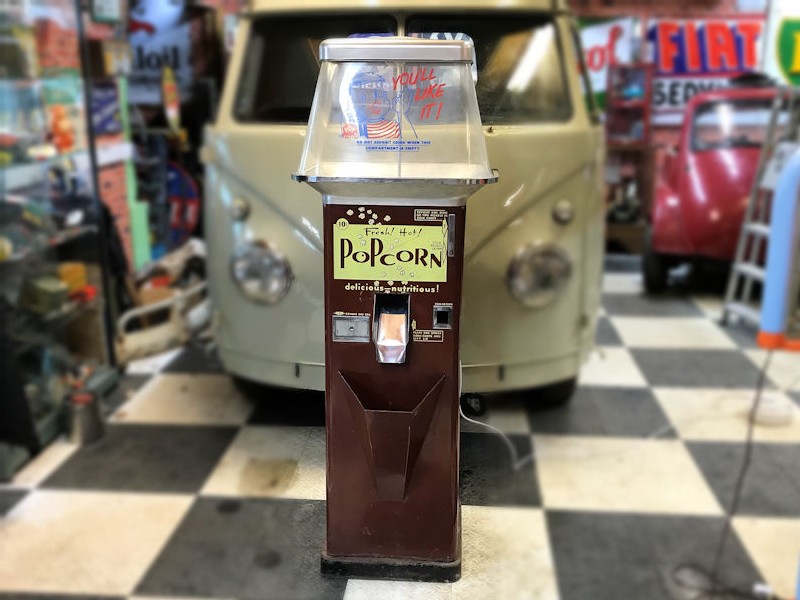 Original 1950s popcorn vending machine