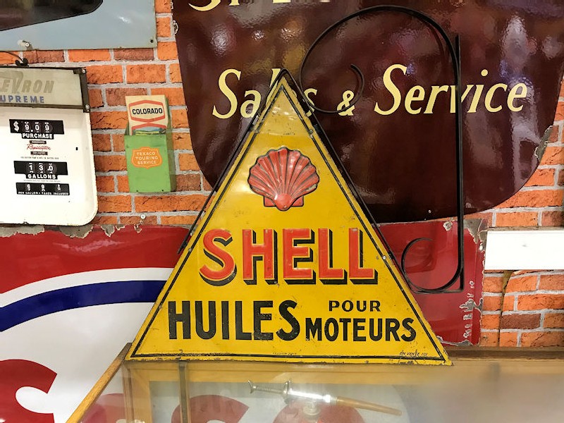 Circa 1930s rare French triangle shaped embossed tin Shell sign