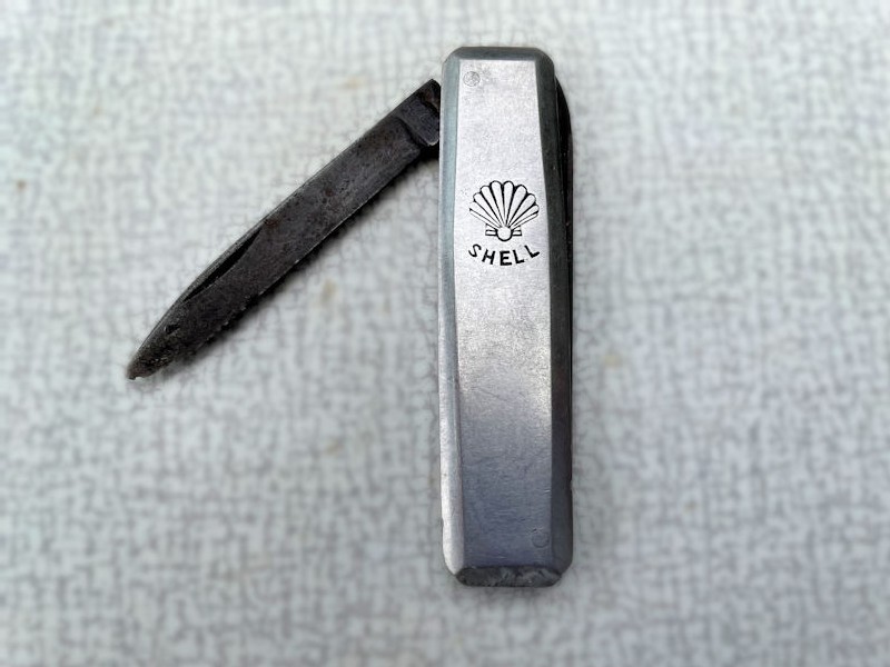 Original Standard Essolube Esso and Shell pen knives