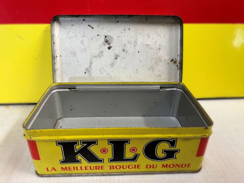 Original vintage KLG spark plug tin