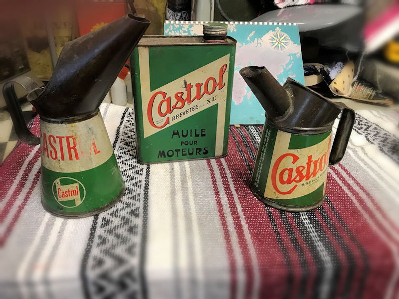 Vintage Castrol tin can and pourers