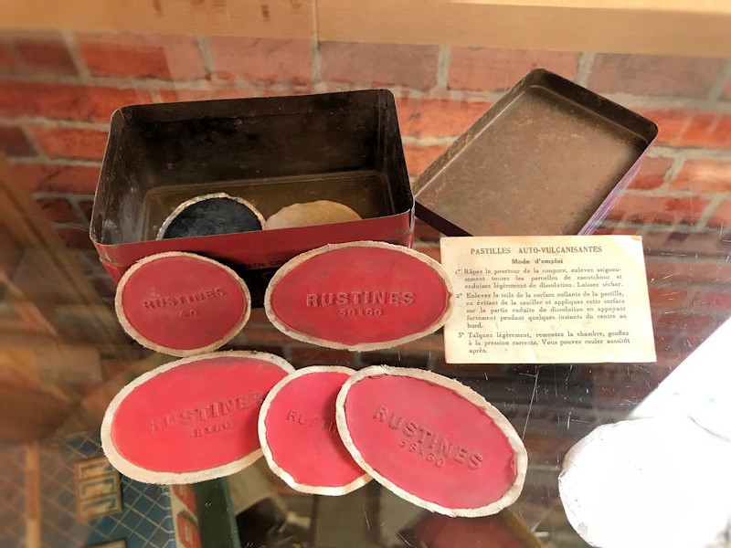 1930s Michelin tire/tyre auto-vulcanisantes Pacite and Prediction patches tins 