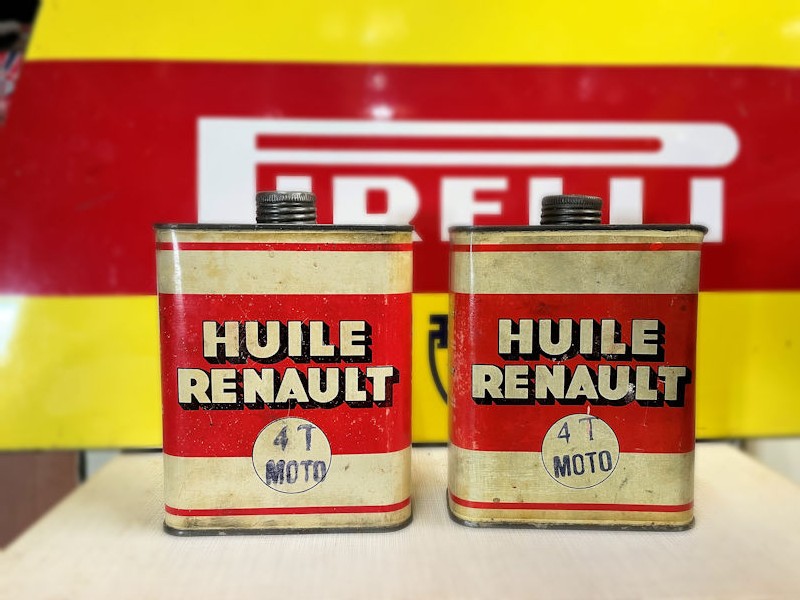 Original Renault 1 litre oil tins