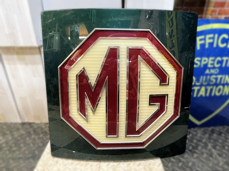 Original MG dealership lighbox