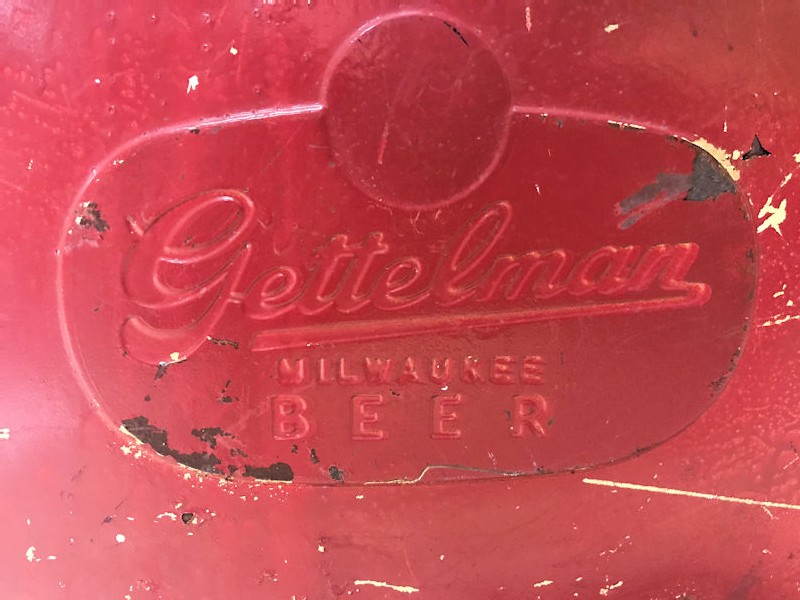 Original 1930s Gettelman Milwaukee beer cooler
