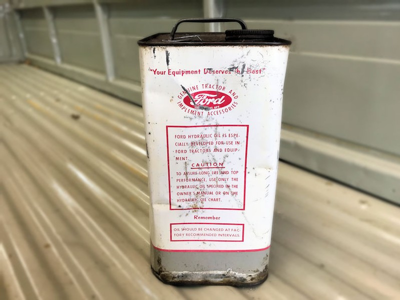 Original US two gallon Ford oil can