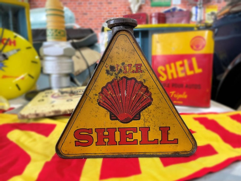 Original 1930s Shell triangle oil can